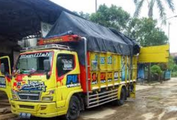 Sewa Truk Surabaya dan Fuso Bak Murah: Solusi Logistik Bisnis yang Efisien